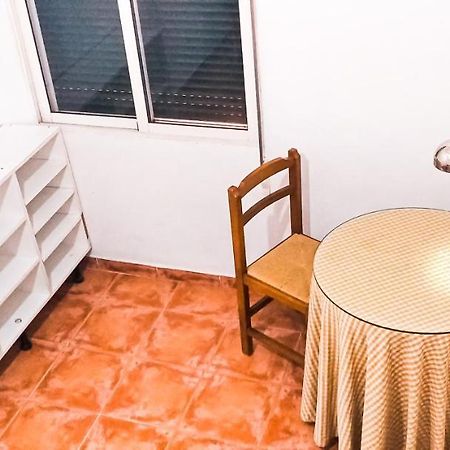 Room In Malaga Center, Homestay "Window To Road" - Habitacion En Apartamento, Ventana A La Careterra! Luaran gambar