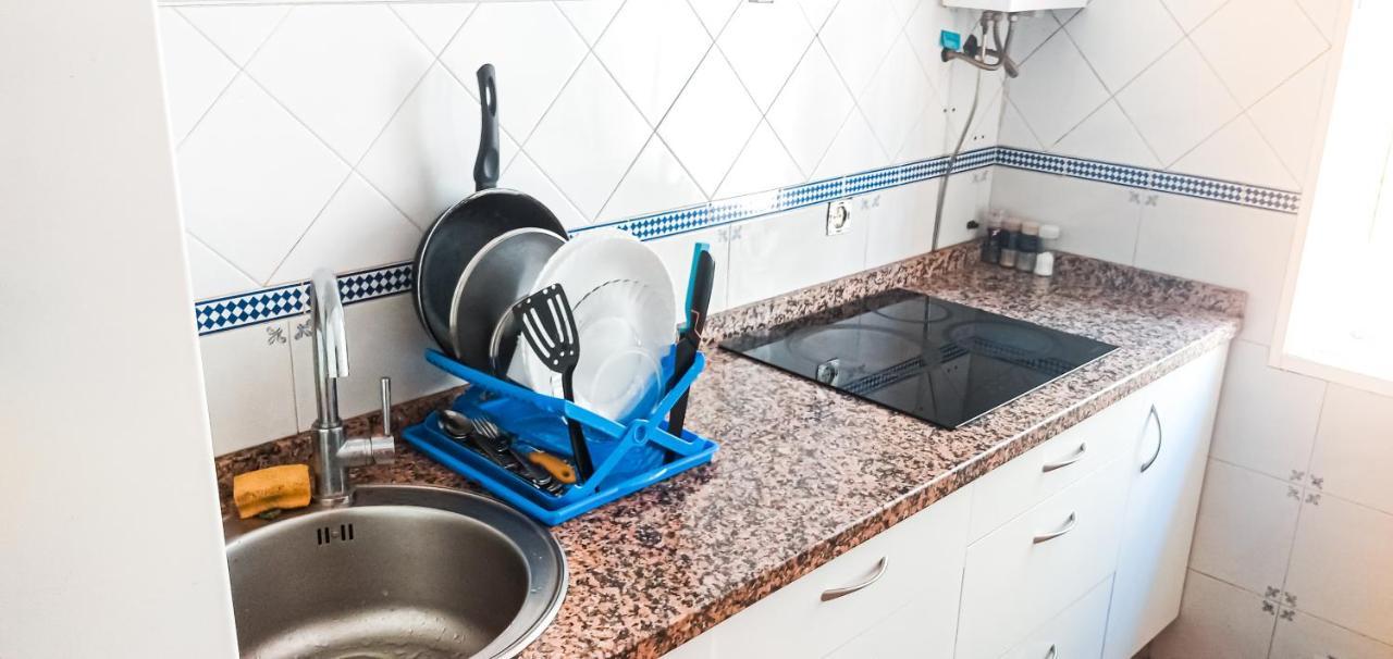 Room In Malaga Center, Homestay "Window To Road" - Habitacion En Apartamento, Ventana A La Careterra! Luaran gambar